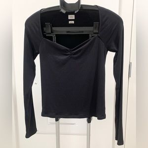 Wilfred (Aritzia) sweetheart neck ribbed long sleeve shirt